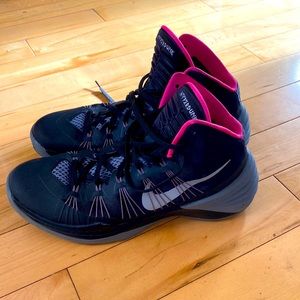 Nike Hyperdunk size 12